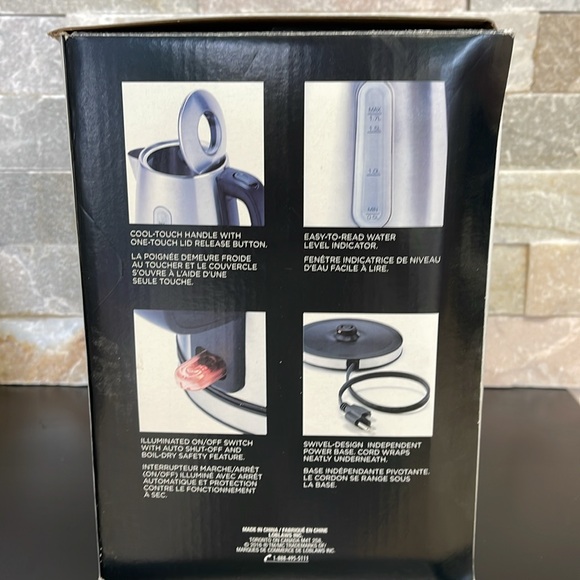 President's Choice Stainless Steel Cordless Kettle - Picture 14 of 15